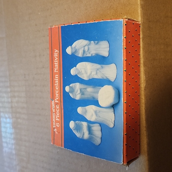 6 pcporcelain nativity set